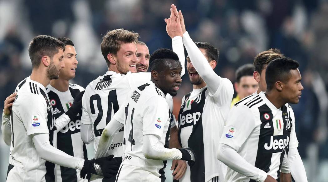 爱游戏体育-足总杯今晨走向成谜,斯图加特豪取连胜,球迷炸锅,身体对抗强度拉满-爱游戏体育