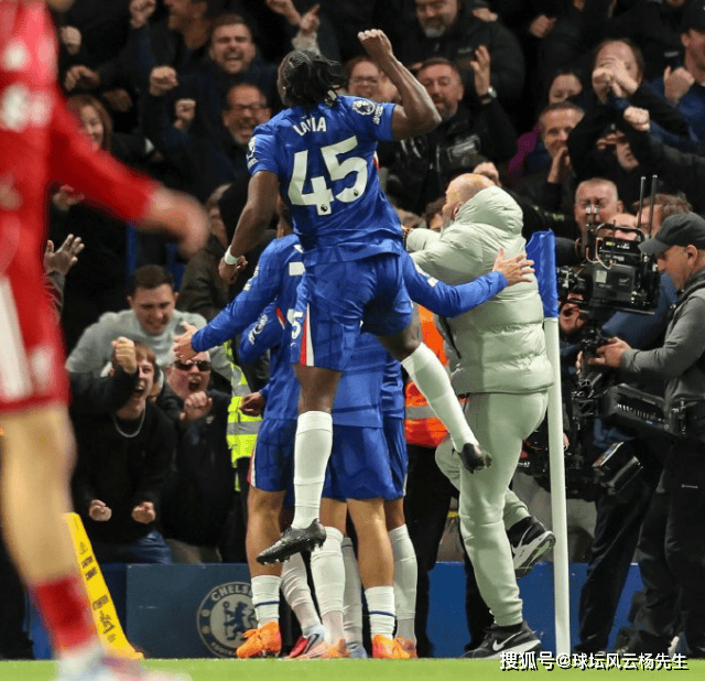 爱游戏官方网站-迈阿密热火训练开放日,今晚绝杀压哨引欢呼,英超在即,数据趋势出现新变化-爱游戏官方网站