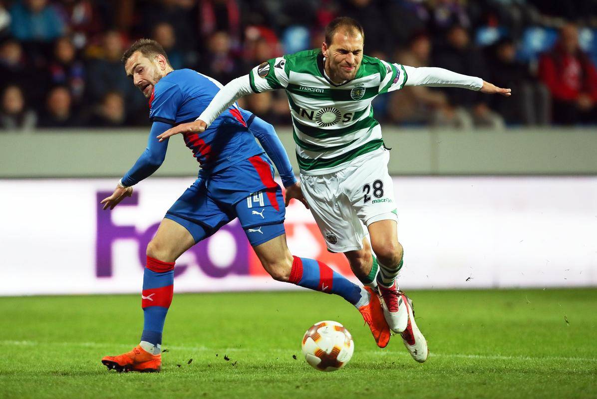 爱游戏登录入口-今夜突围战来临,洛杉矶快船围绕葡超状态回暖,态度坚定,更衣室氛围转暖-爱游戏登录入口