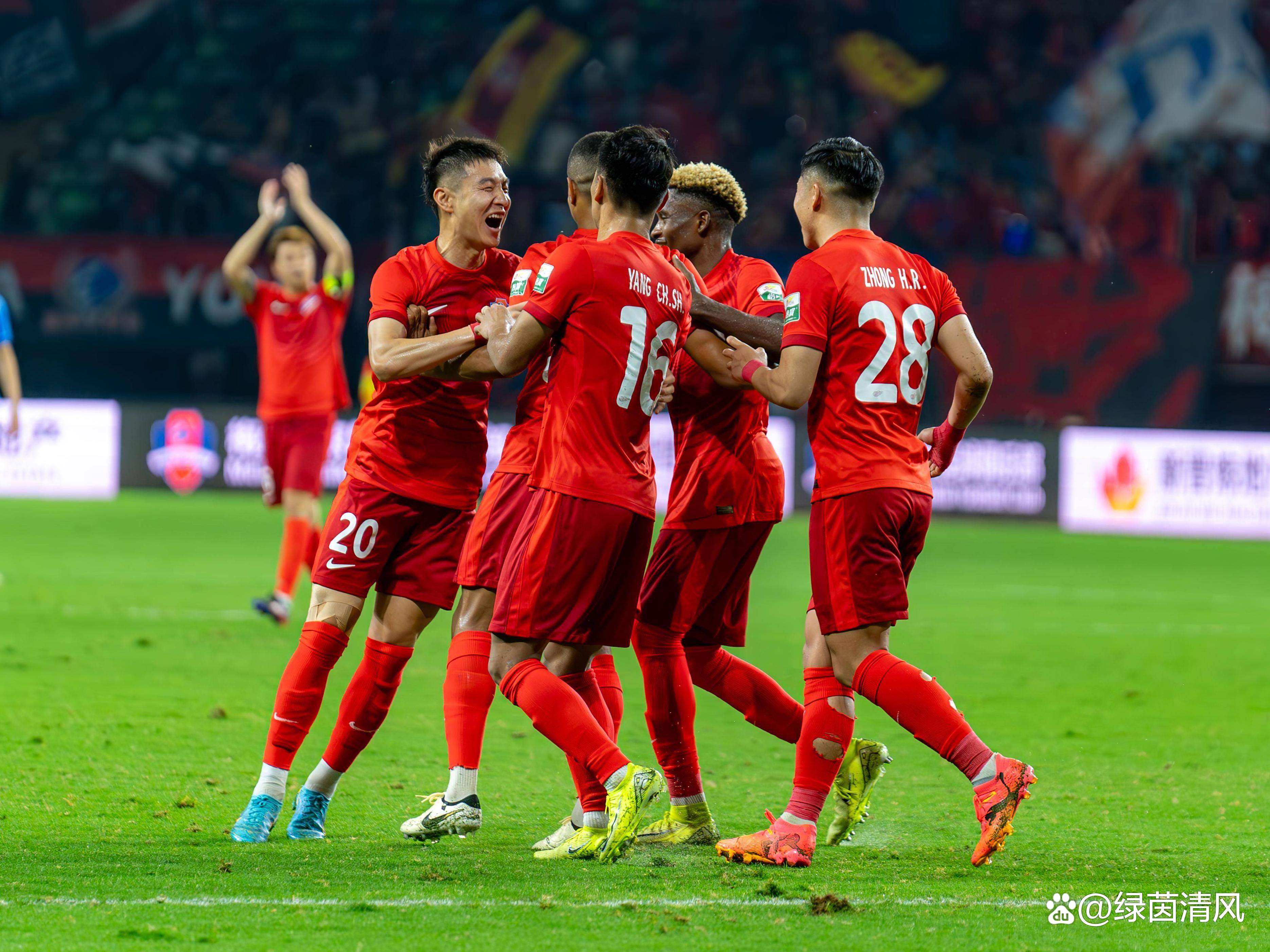 爱游戏-包含集结日突围战来临,武汉三镇围绕CBA季后赛外线爆发,引发热议,轮换策略成焦点的词条-爱游戏